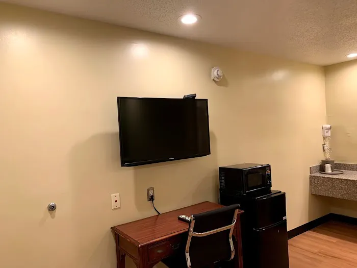 Hospitality Inn - Buffalo Airport 5