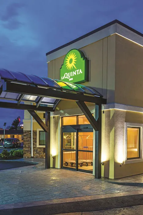 La Quinta Inn by Wyndham Buffalo Airport 5