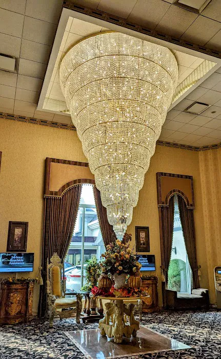 Salvatore's Garden Place Hotel 5