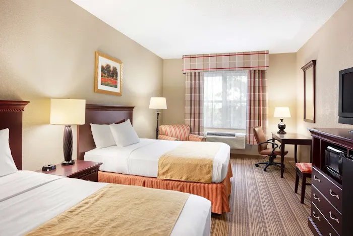 Country Inn & Suites by Radisson, Ithaca, NY 4
