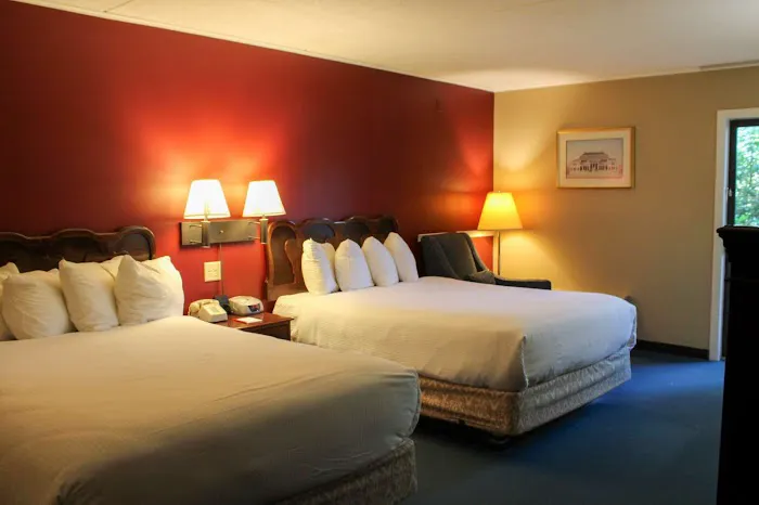 Fireside Inn & Suites at Lake Winnipesaukee 4