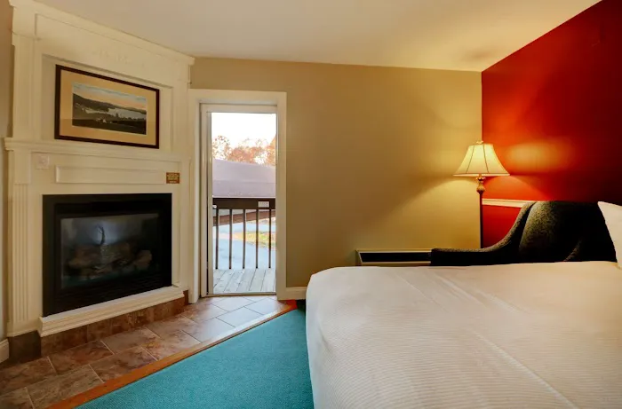 Fireside Inn & Suites at Lake Winnipesaukee 4