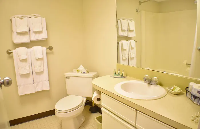 Fireside Inn & Suites at Lake Winnipesaukee 4