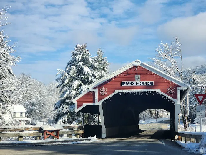 Covered Bridge Riverview Lodge 4