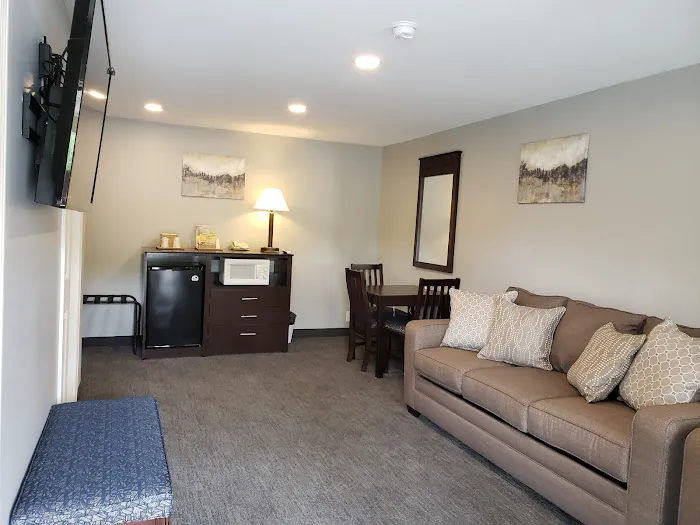 Mt Madison Inn and Suites 5