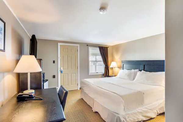 Rodeway Inn 5