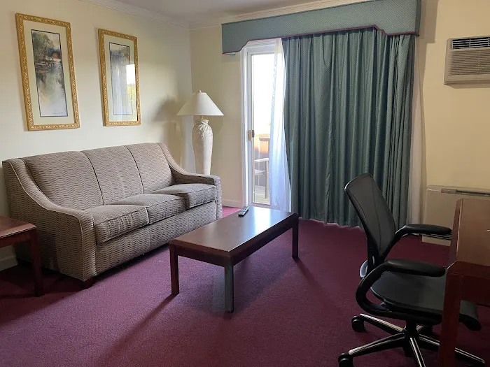 Roosevelt Inn & Suites 4