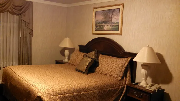 Roosevelt Inn & Suites 4
