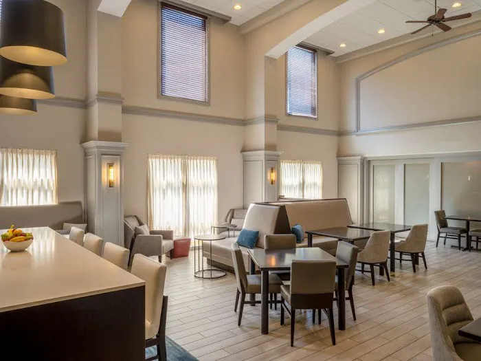 Hampton Inn Raynham-Taunton 4