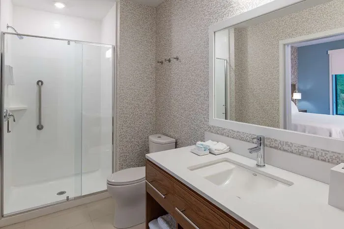 Home2 Suites by Hilton Raynham Taunton 4