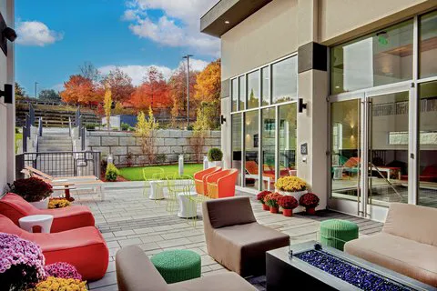 Aloft Framingham 4