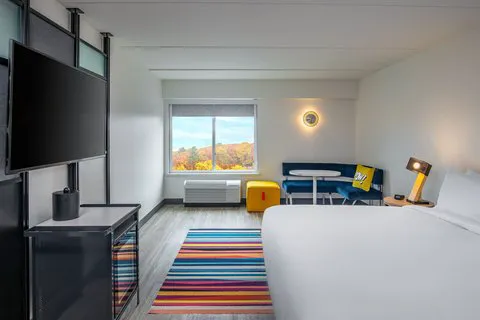 Aloft Framingham 4