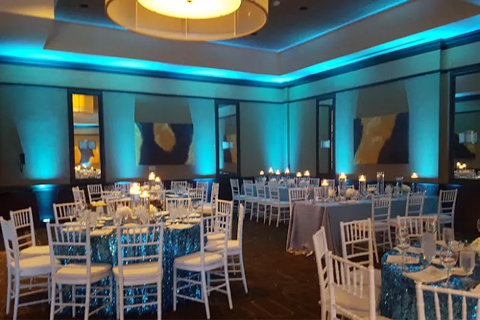 The Verve Hotel Boston Natick, Tapestry Collection by Hilton 4