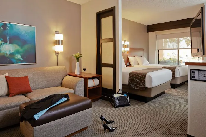 Hyatt Place Marlborough / Apex Center 4