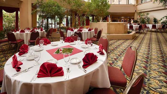 Best Western Royal Plaza Hotel & Trade Center 4