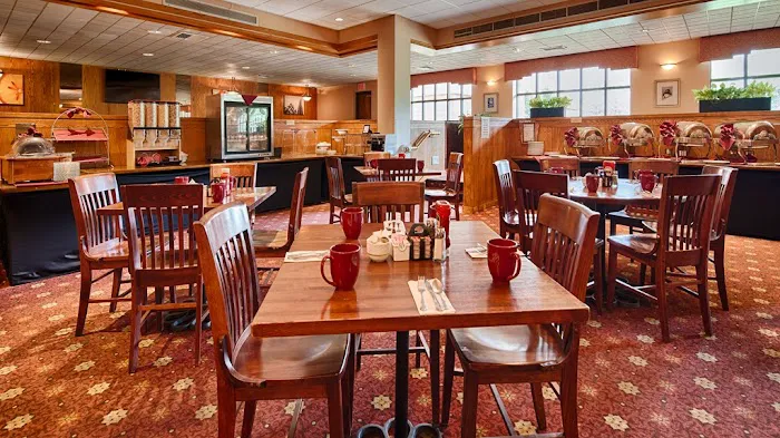 Best Western Royal Plaza Hotel & Trade Center 4