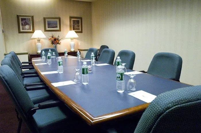 Best Western Royal Plaza Hotel & Trade Center 4