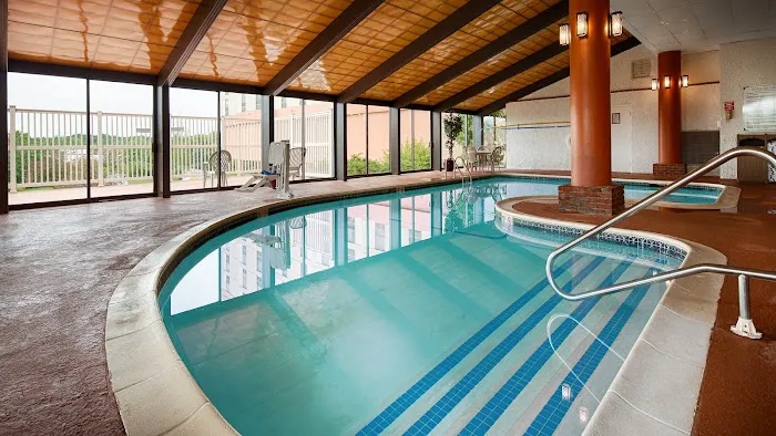 Best Western Royal Plaza Hotel & Trade Center 4
