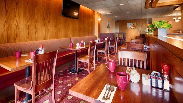 Best Western Royal Plaza Hotel & Trade Center 4
