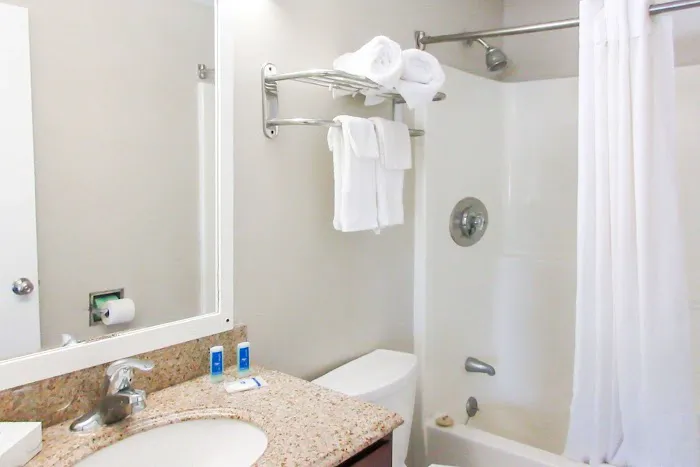 Rodeway Inn 4