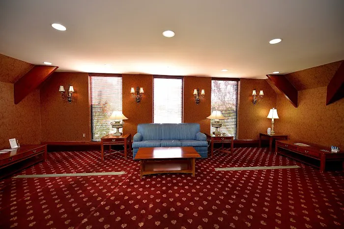 Riverview Inn & Suites 4