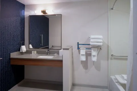 Fairfield Inn & Suites Somerset 4