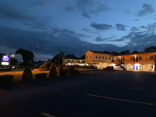 Orbits Inn 4