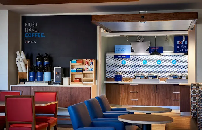 Holiday Inn Express Fall River North by IHG 4