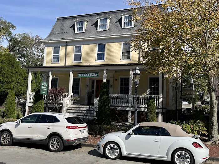 The Bellevue Manor 4
