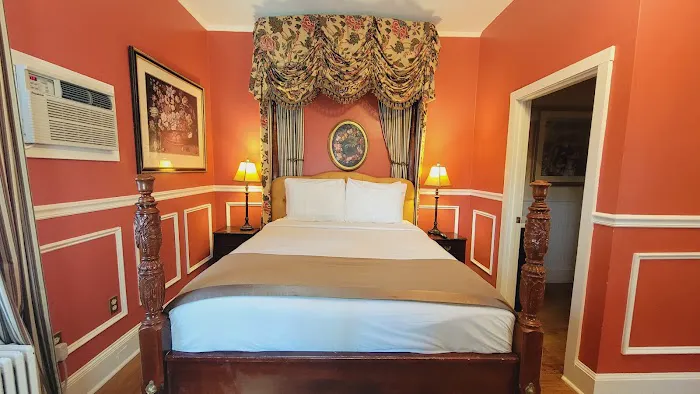 The Bellevue Manor 4