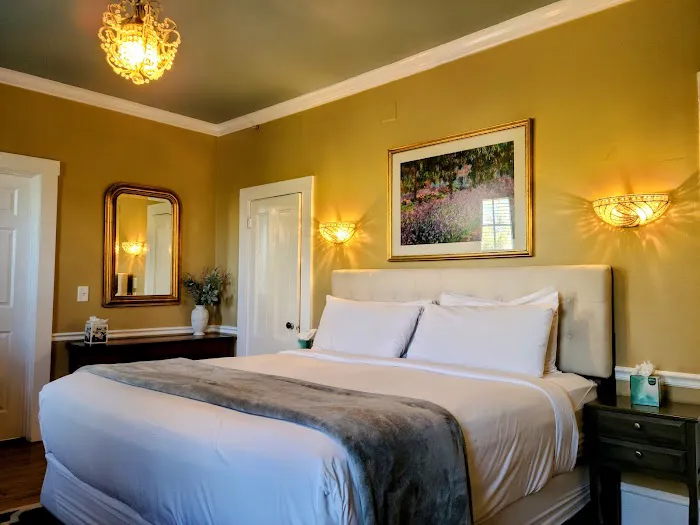 The Bellevue House 4