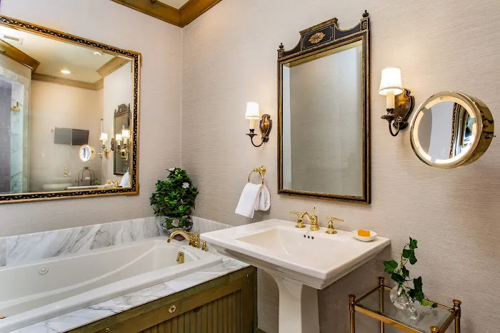 The Chanler at Cliff Walk 4