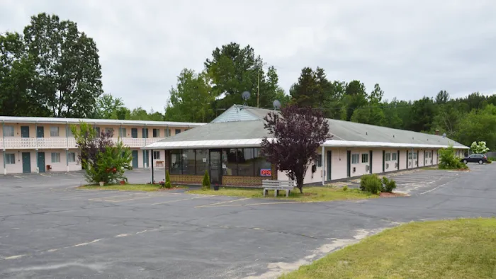 Nashoba Valley Inn & Suites 4