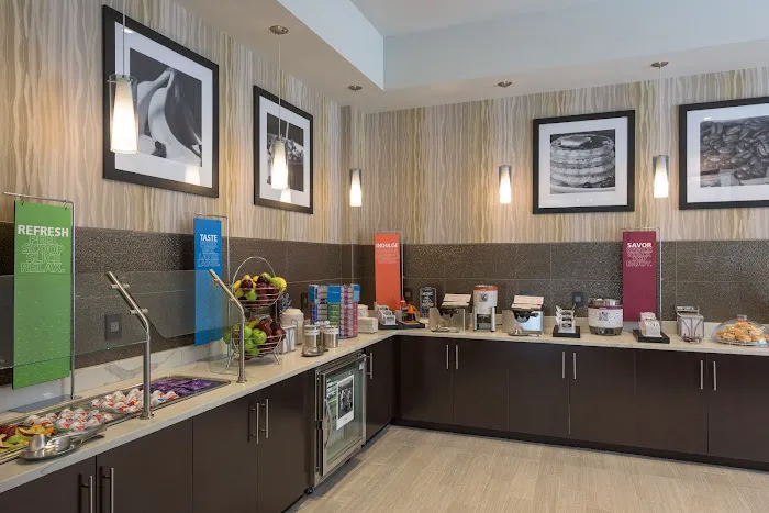 Hampton Inn & Suites Worcester 5