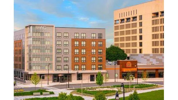 AC Hotel Worcester 5
