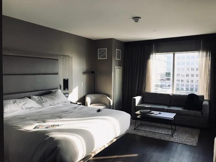 AC Hotel Worcester 5