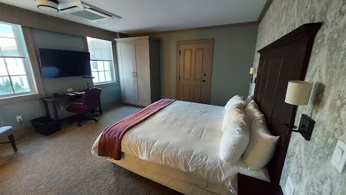 The Groton Inn 5