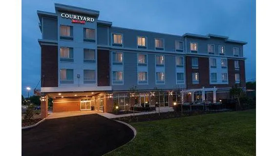 Courtyard Boston Littleton 4