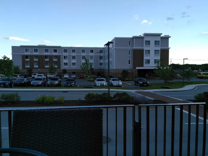 Courtyard Boston Littleton 4