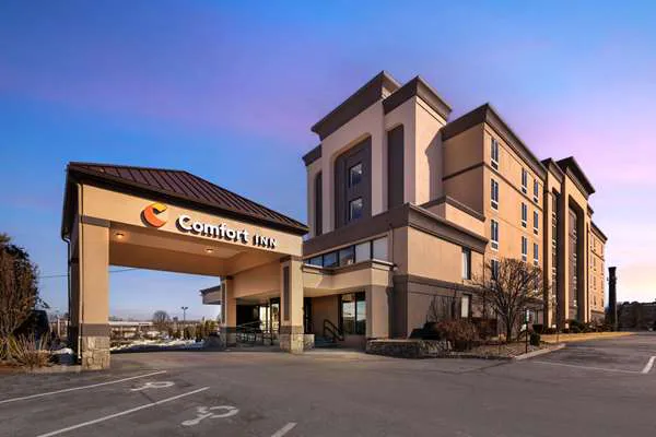 Comfort Inn Airport 5