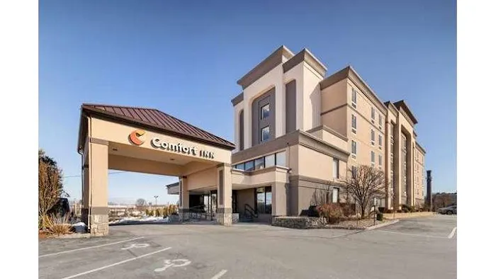 Comfort Inn Airport 5