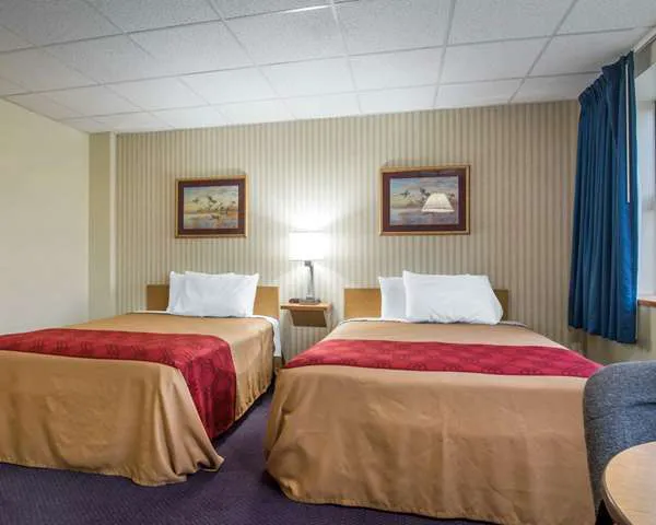 Econo Lodge 5