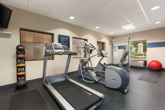 Hampton Inn & Suites Manchester-Bedford 4