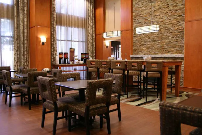 Hampton Inn & Suites Manchester-Bedford 4