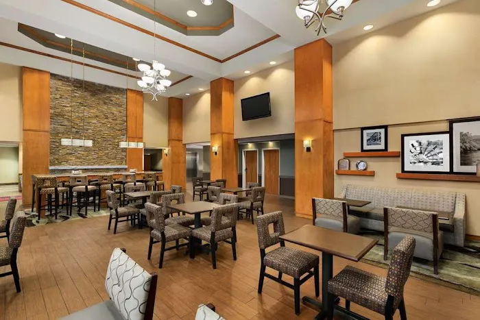 Hampton Inn & Suites Manchester-Bedford 4