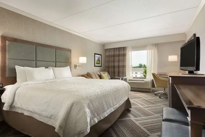 Hampton Inn & Suites Manchester-Bedford 4