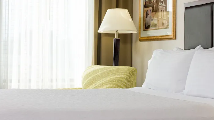 Holiday Inn Manchester Airport by IHG 4