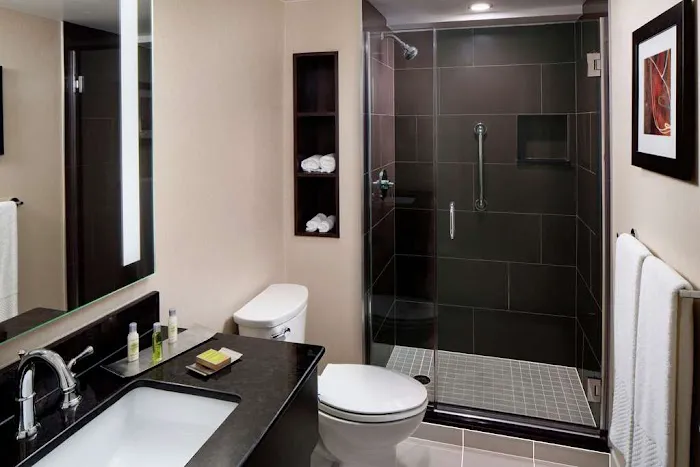 DoubleTree by Hilton Manchester Downtown 5