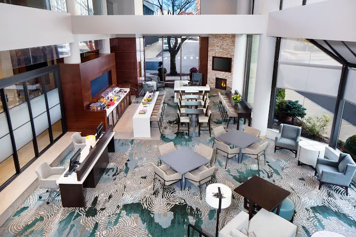 DoubleTree by Hilton Manchester Downtown 5