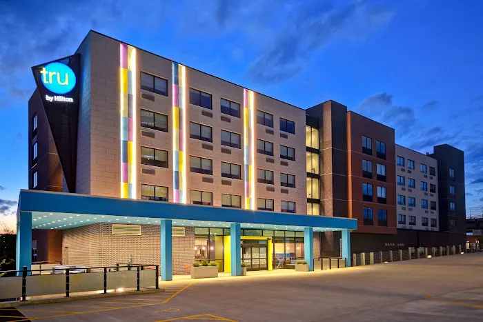 Tru by Hilton Manchester Downtown 5
